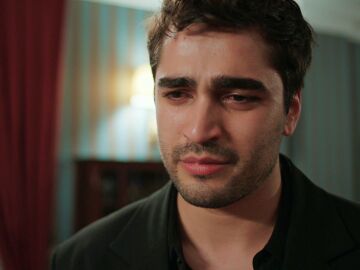 &iexcl;Sin escapatoria! Esta noche, Halis obliga a Ferit a dejar a Seyran y casarse con Pelin