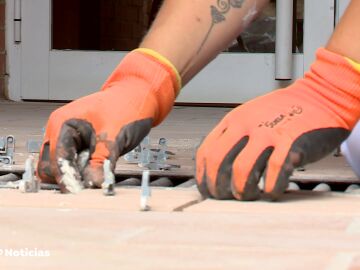 Aumenta el número de mujeres albañiles en España: "Estamos encantadas"