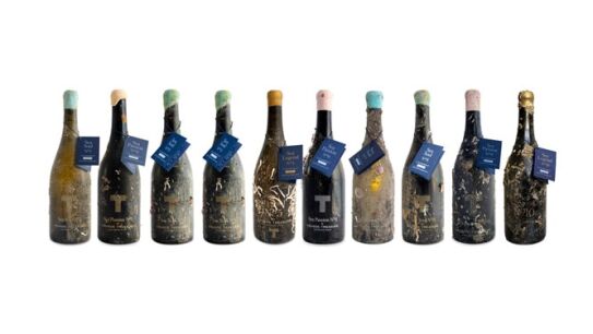 Botellas de vino de la bodega submarina Crusoe Treasure. 