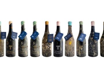 Botellas de vino de la bodega submarina Crusoe Treasure. 