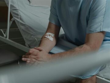 Imagen de archivo de un hombre ingresado en el hospital 