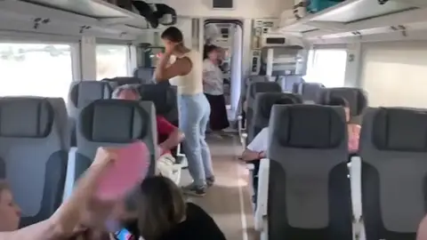 Un tren Madrid-Cádiz, detenido en Córdoba Un tren Madrid-Cádiz, detenido en Córdoba