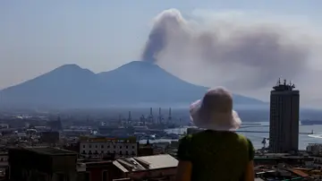 Incendio visto desde Nápoles Incendio visto desde Nápoles