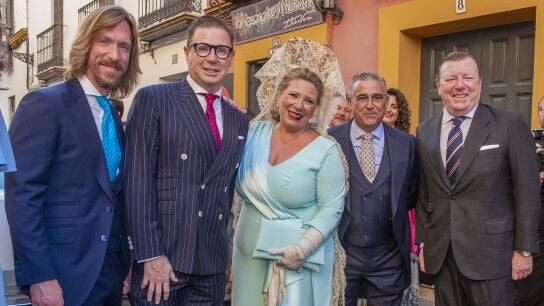 Ken Appledon, Jorge Cadaval, Maite Cadaval, Alberto Fern&aacute;ndez y C&eacute;sar Cadaval en la boda de Koke Fern&aacute;ndez Cadaval y Blanca Gonz&aacute;lez