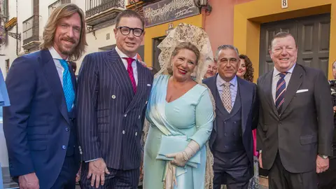 Ken Appledon, Jorge Cadaval, Maite Cadaval, Alberto Fernández y César Cadaval en la boda de Koke Fernández Cadaval y Blanca González Ken Appledon, Jorge Cadaval, Maite Cadaval, Alberto Fernández y César Cadaval en la boda de Koke Fernández Cadaval y Blanca González
