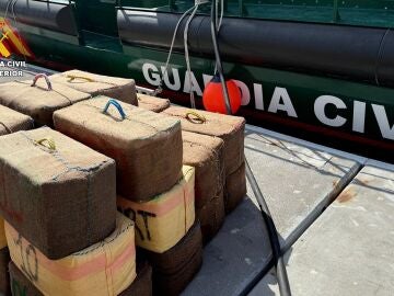 Cádiz.-Sucesos.-Abortado un alijo de hachís en la desembocadura del Guadalquivir tras seis horas de persecución