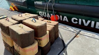Las imágenes impactantes de la persecución de una embarcación que trataba de introducir 860 kilos de hachís