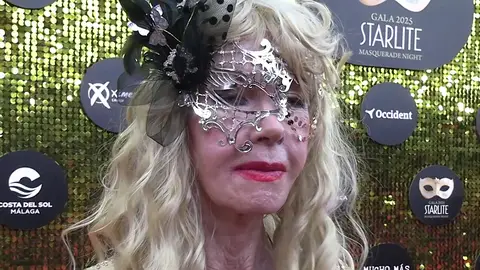 Gunilla von Bismarck haciendo declaraciones a la prensa Gunilla von Bismarck haciendo declaraciones a la prensa