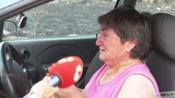 Desolación en Las Médulas: Divina, una vecina entre lágrimas mientras su casa arde