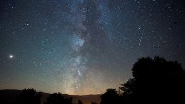 Perseidas, la lluvia estelar del verano, en la localidad cántabra de Proaño