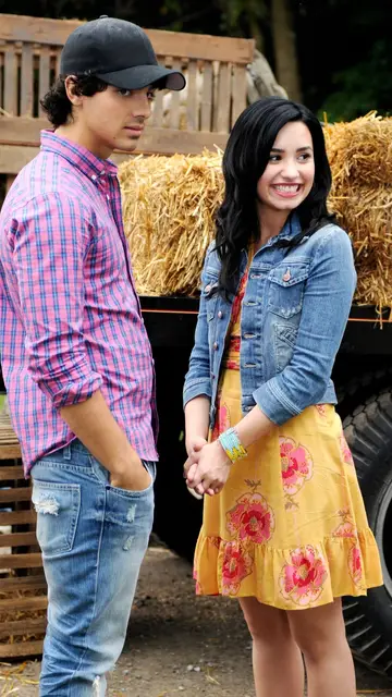 Joe Jonas y Demi Lovato en Camp Rock Joe Jonas y Demi Lovato en Camp Rock