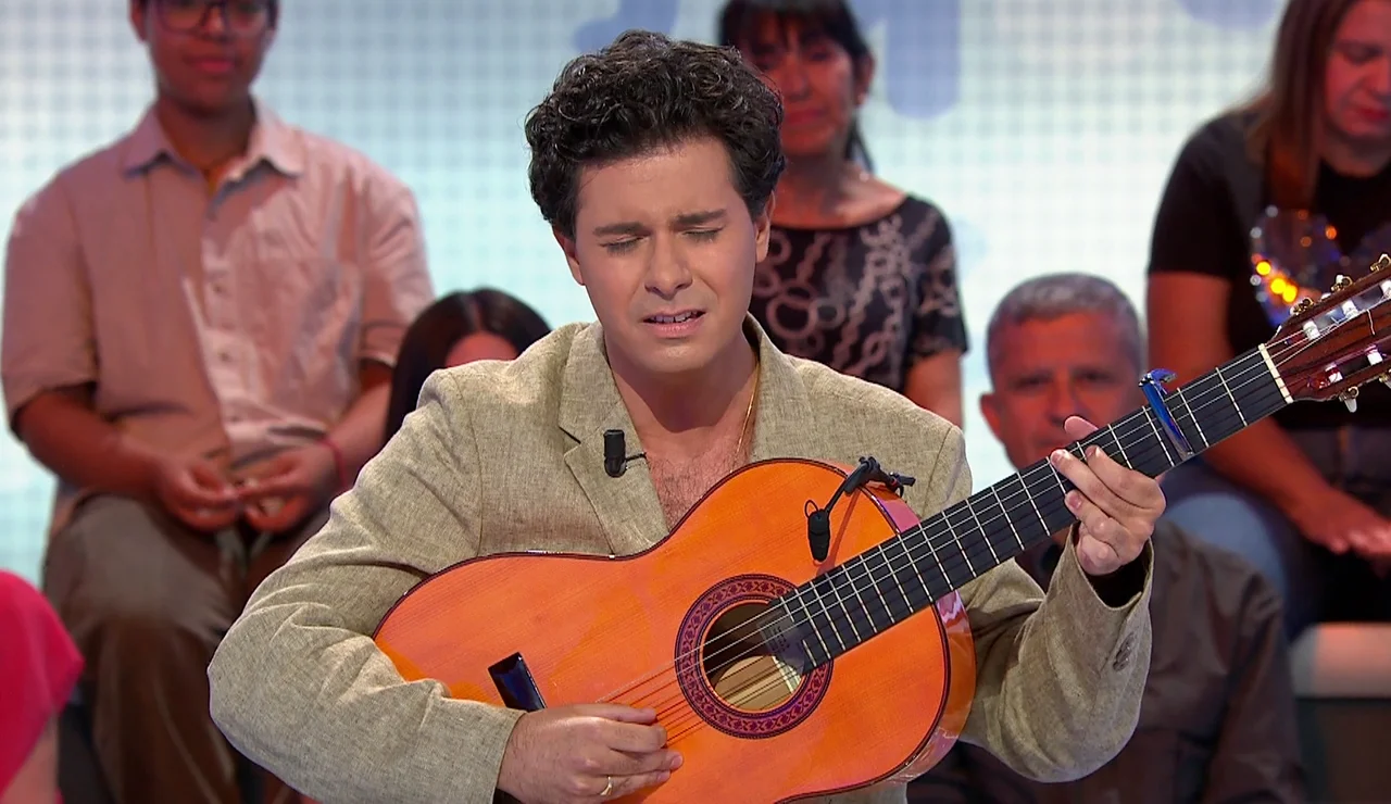 Magia y sensibilidad: Alfred García emociona interpretando su último tema en Pasapalabra