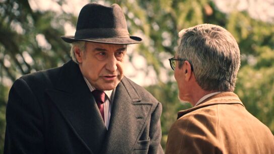 Don Pedro amenaza a Jos&eacute;, el padre biol&oacute;gico de Cristina, &iexcl;le exige que se marche de la su vida para siempre!