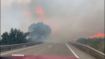 Incendio en mitad de la carretera
