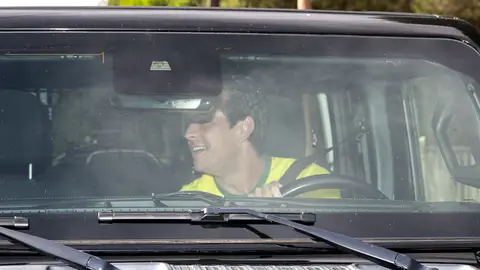 Mario Casas tras dejar a Melyssa Pinto en la boda de Susana Molina Mario Casas tras dejar a Melyssa Pinto en la boda de Susana Molina