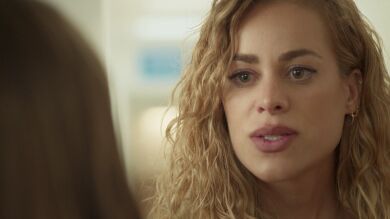 Amanda llega al hospital buscando a César y Laura la planta cara: “Está a punto de morir por tu culpa”