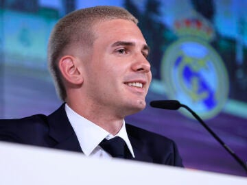 Franco Mastantuono en rueda de prensa