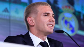 Franco Mastantuono en rueda de prensa