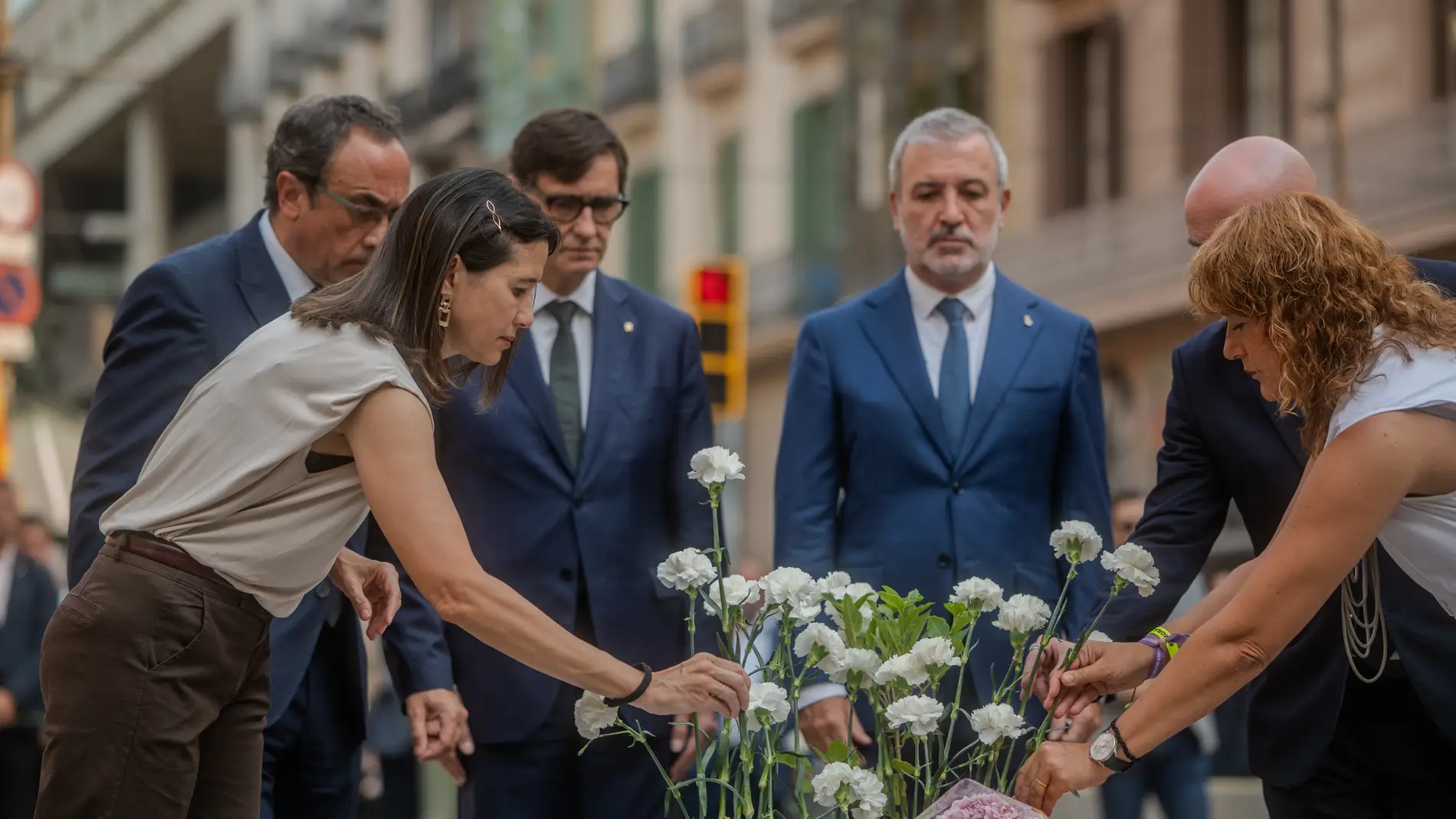 Momento de la ofrenda floral esta mañana Momento de la ofrenda floral esta mañana