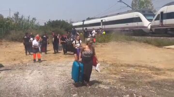 Cerca de 200 personas evacuadas de un tren en Pueyo (Navarra) por una avería en una catenaria