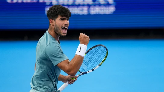Alcaraz celebra un punto contra Zverev en Cincinnati Alcaraz celebra un punto contra Zverev en Cincinnati