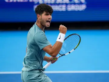Alcaraz celebra un punto contra Zverev en Cincinnati Alcaraz celebra un punto contra Zverev en Cincinnati