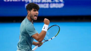 Alcaraz celebra un punto contra Zverev en Cincinnati