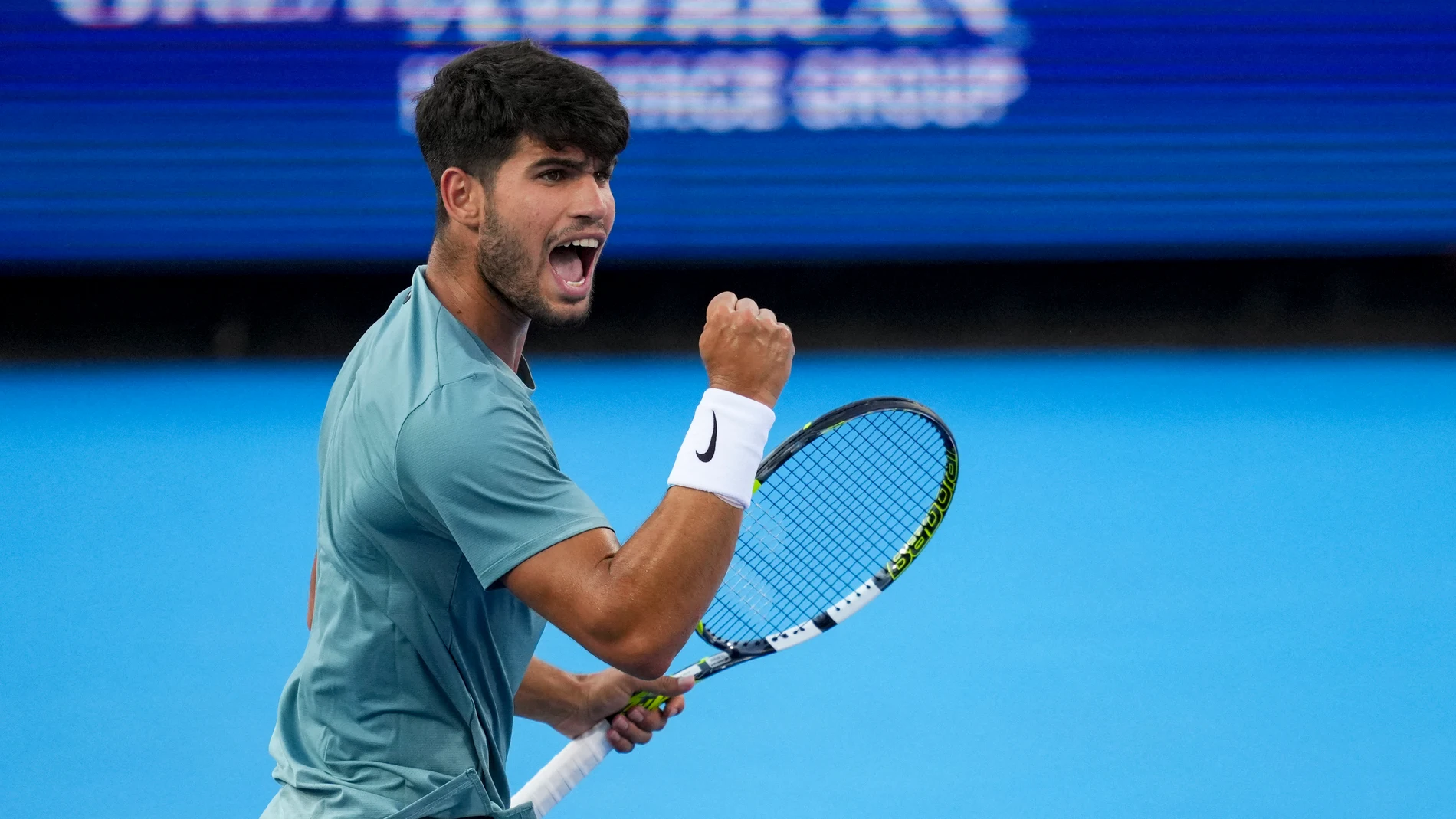 Alcaraz celebra un punto contra Zverev en Cincinnati Alcaraz celebra un punto contra Zverev en Cincinnati