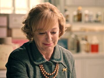 Irene toma una decisión firme: deja su casa, su trabajo… y planta cara a don Pedro