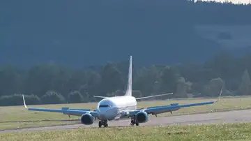 Avión aterrizando Avión aterrizando