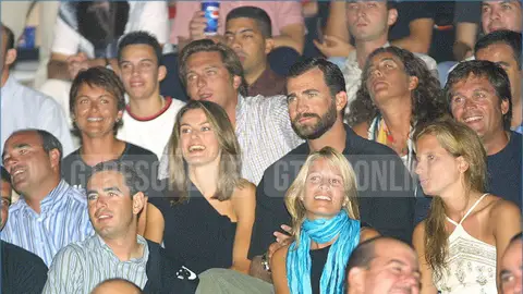 El rey Felipe VI y la reina Letizia en un concierto de Jaume Anglada El rey Felipe VI y la reina Letizia en un concierto de Jaume Anglada