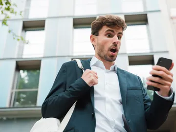 Hombre que llega tarde Hombre que llega tarde