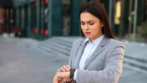 Mujer que llega tarde Mujer que llega tarde
