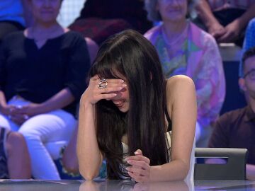 Manu emociona a los invitados con su poema en Pasapalabra