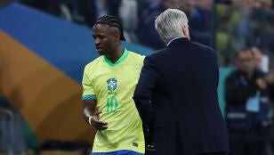Vin&iacute;cius y Ancelotti