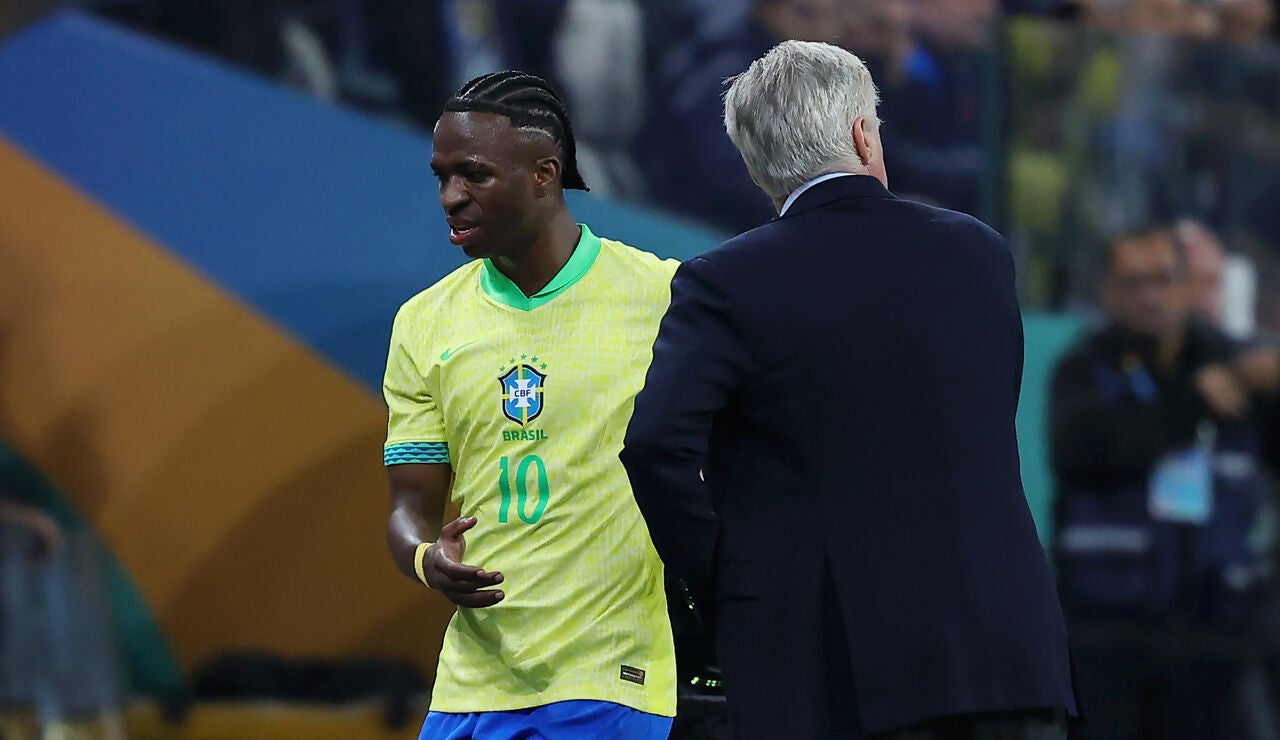 Vin&iacute;cius y Ancelotti
