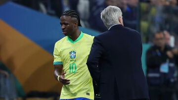 Vin&iacute;cius y Ancelotti