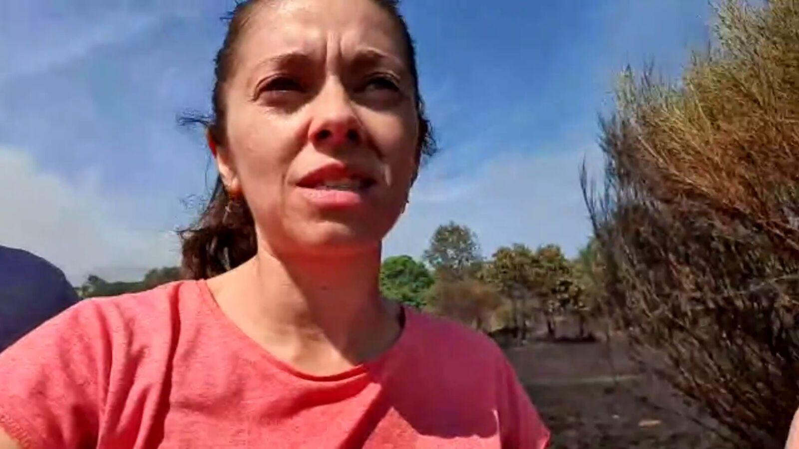 La historia de Nila, la madre que sacó a su bebé de casa para salvarlo del fuego: “La realidad supera a la ficción” 