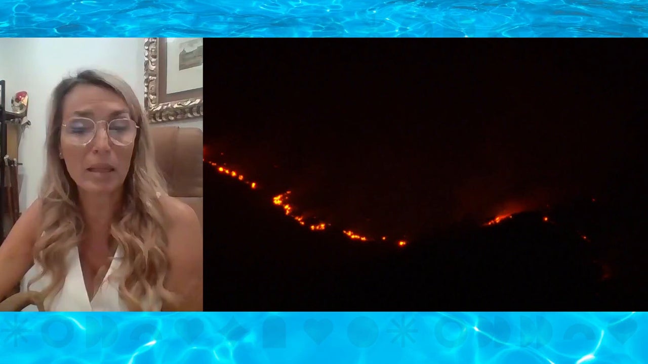 Cogió la urna con las cenizas de mi padre Cogió la urna con las cenizas de mi padre