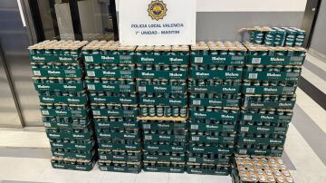 Imagen de las latas confiscadas por la Policía Local