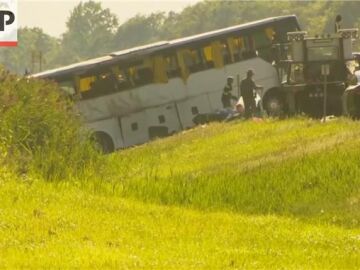 Varios muertos, entre ellos un niño, y decenas de heridos en un accidente de autobús con más de 50 personas a bordo