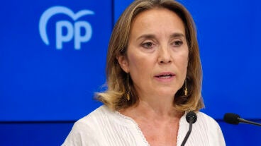  La vicesecretaria de Regeneraci&oacute;n Institucional del PP, Cuca Gamarra, durante la rueda de prensa ofrecida este s&aacute;bado en Logro&ntilde;o.