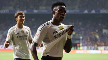 Vinícius celebra su gol en el Tartiere