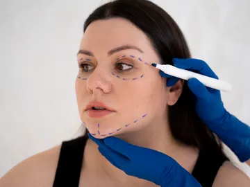 Preparación del rostro para retoques faciales Preparación del rostro para retoques faciales
