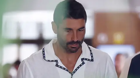 Álex García en la ceremonia de despedida de Verónica Echegui Álex García en la ceremonia de despedida de Verónica Echegui