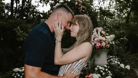 Taylor Swift y Travis Kelce Taylor Swift y Travis Kelce