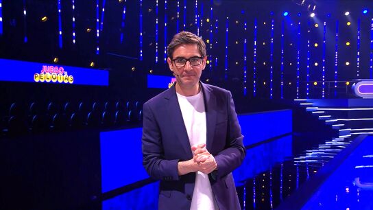 Juanra Bonet hace de gu&iacute;a para sorprender con el plat&oacute; de Juego de Pelotas: &iexcl;descubre su gran piscina!