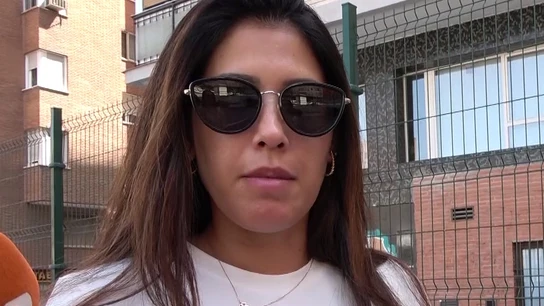 Gabriela Guillén atendiendo a la prensa Gabriela Guillén atendiendo a la prensa