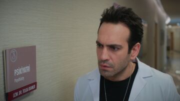 El sueño de Evren se derrumba al escuchar que Bahar no quiere casarse con él