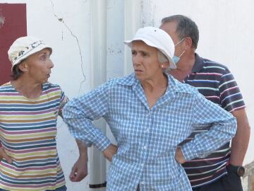 Vecinos de León se niegan a desalojar sus casas por el fuego: "El mundo rural importa una mierda"